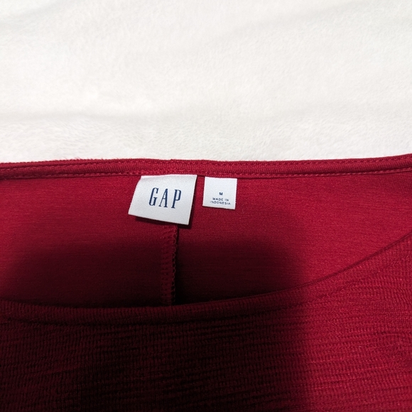 - Gap Red sweater dress with 2 Zippered pockets. Long sleeves - Picture 5 of 9